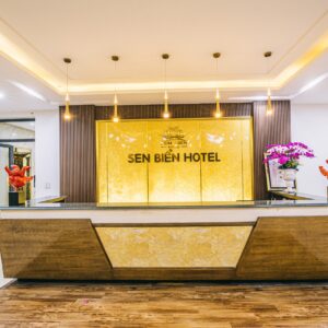 Lễ Tân Khách Sạn Nhà Hàng Sen Biển Sầm Sơn